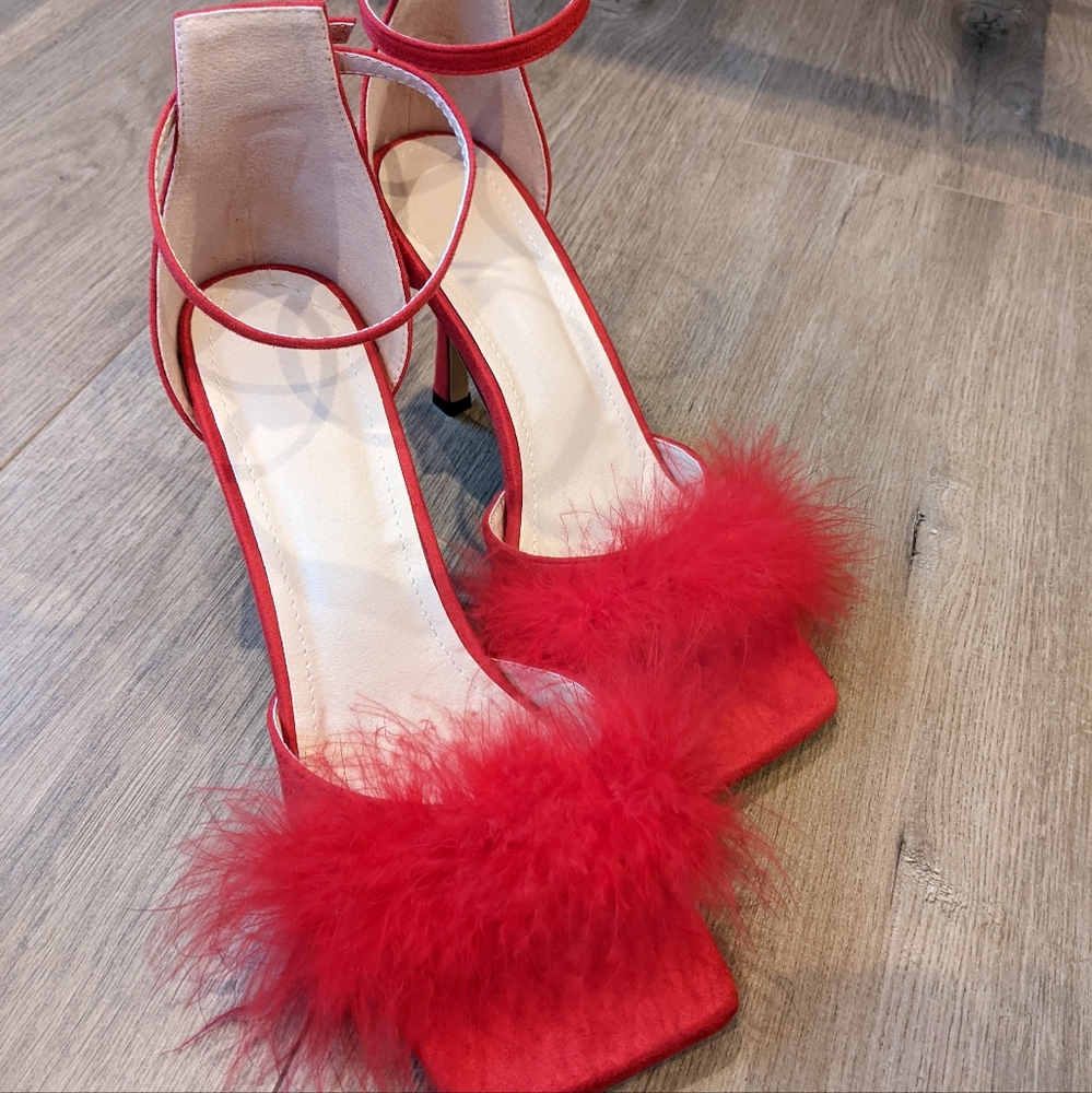 Red Feather Heel